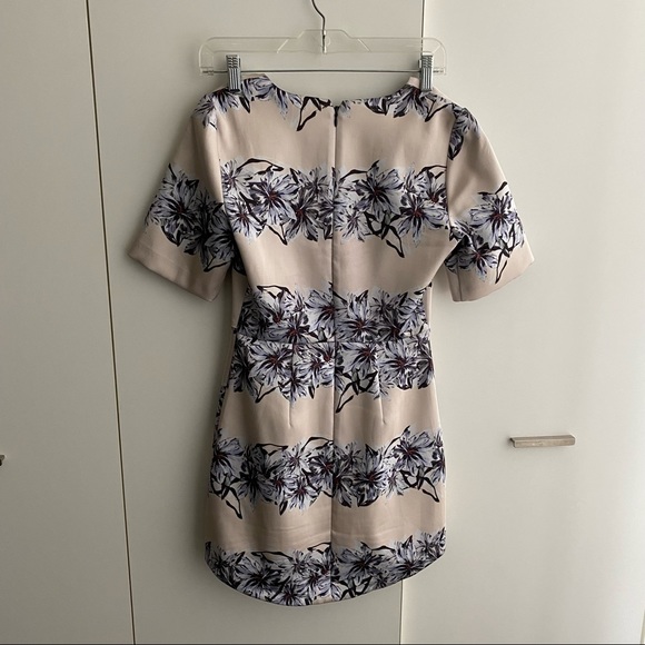 Topshop Cream Floral Shift Dress - Picture 2 of 4